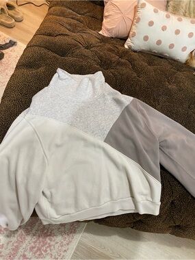 Abercrombie & Fitch Soft A&F Collection Pullover in Light Gray and Cream